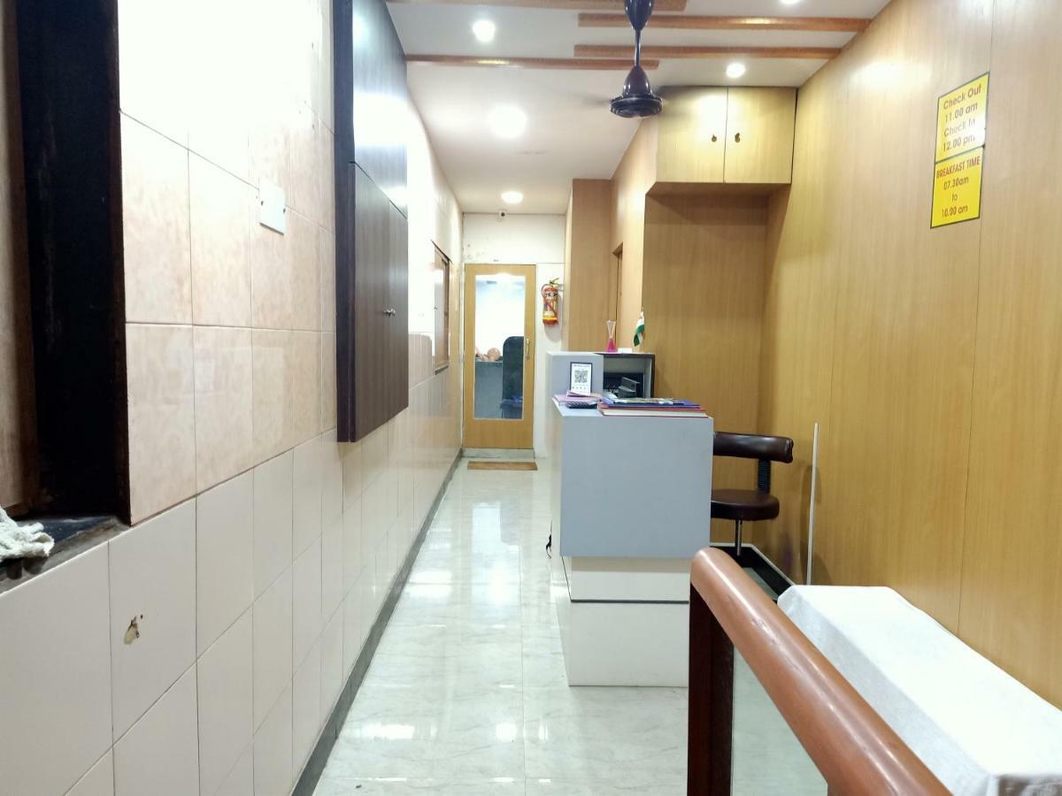 Mabrook Dormitory Mumbai Exterior photo