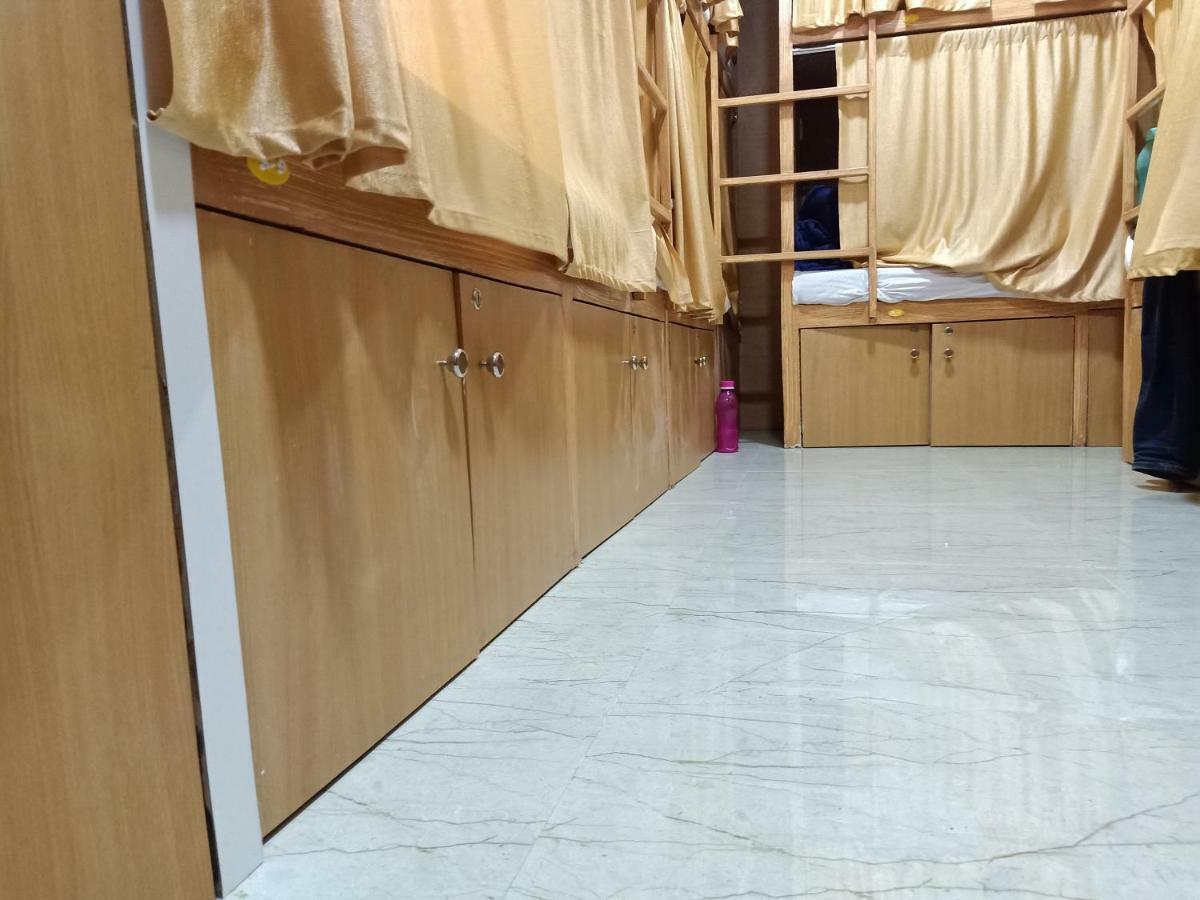Mabrook Dormitory Mumbai Exterior photo