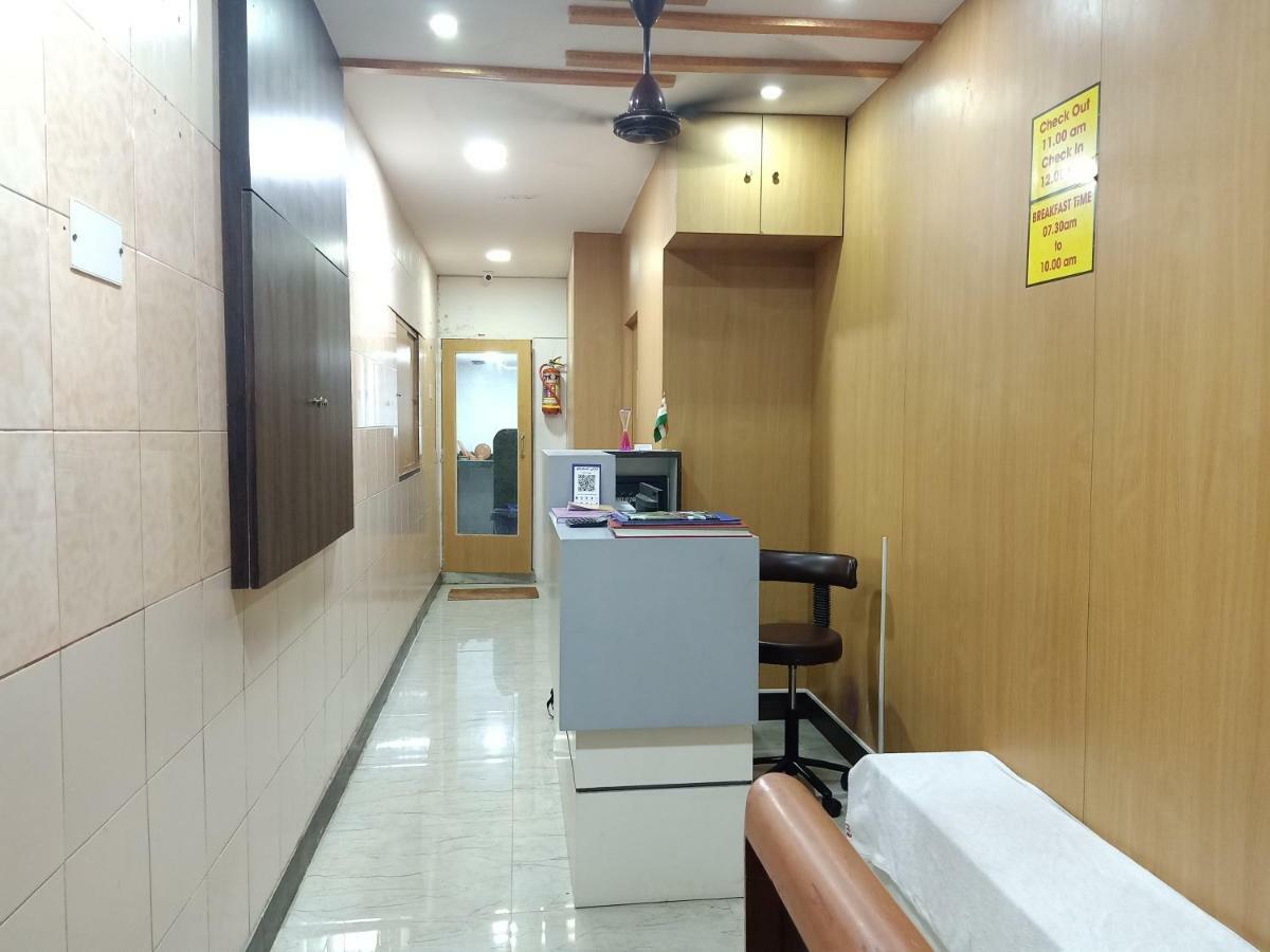 Mabrook Dormitory Mumbai Exterior photo