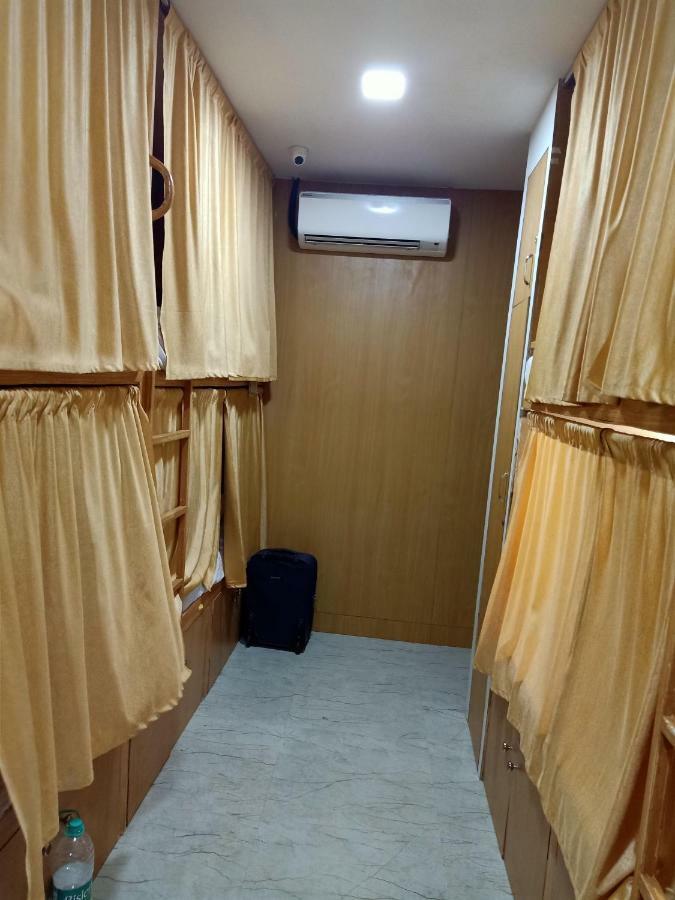 Mabrook Dormitory Mumbai Exterior photo