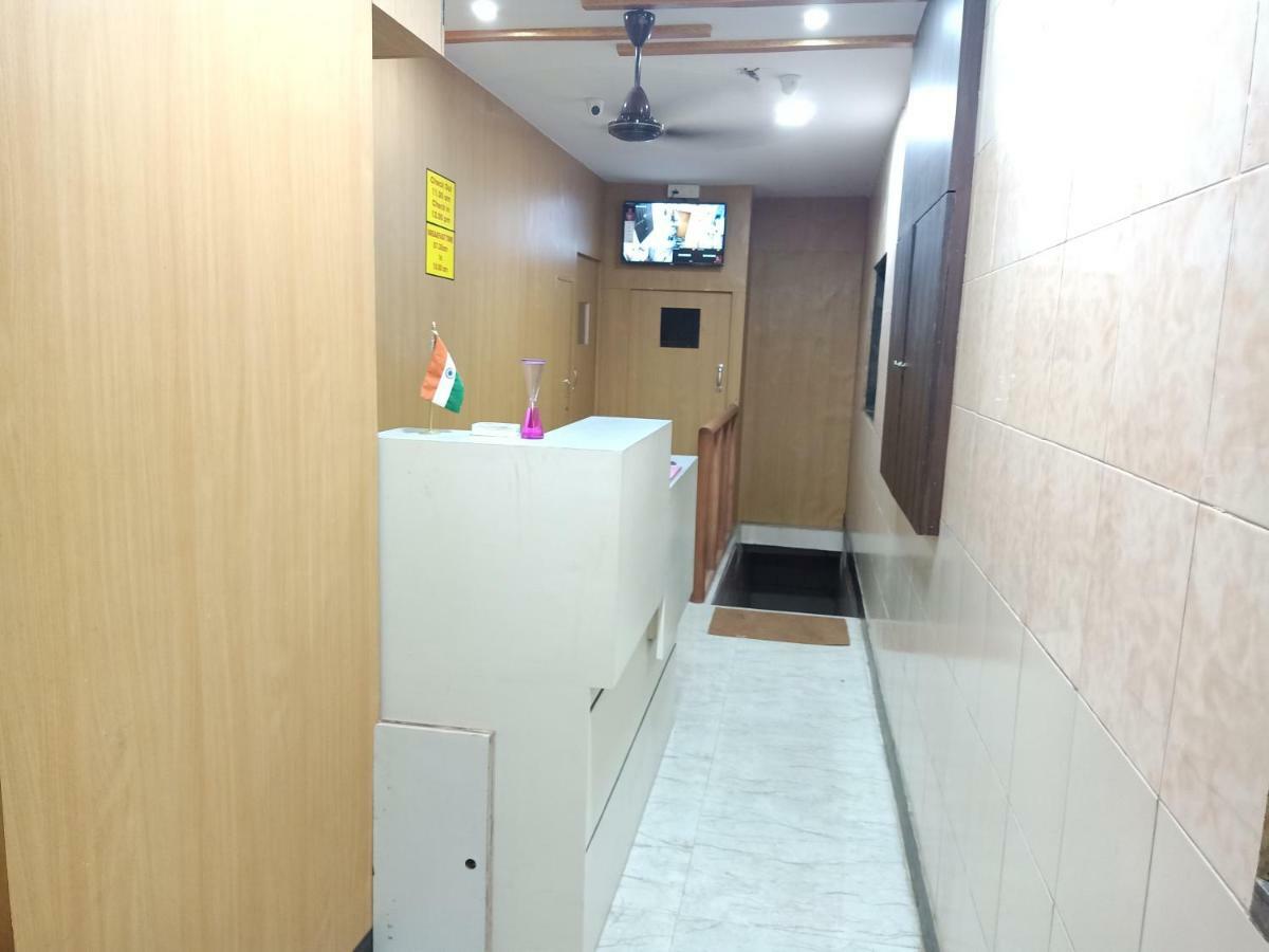 Mabrook Dormitory Mumbai Exterior photo