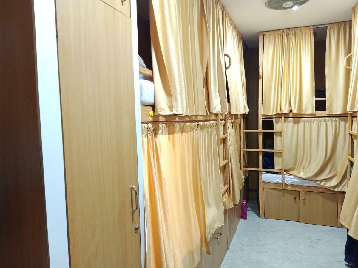 Mabrook Dormitory Mumbai Exterior photo